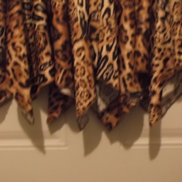 Thin, unlined, Jaguar print skirt * NWOT - Picture 4 of 5